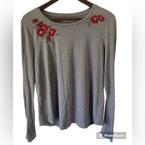 Gray Long Sleeve Women’s Large Seriously Soft AERO Red Flower Embroidered Shirt